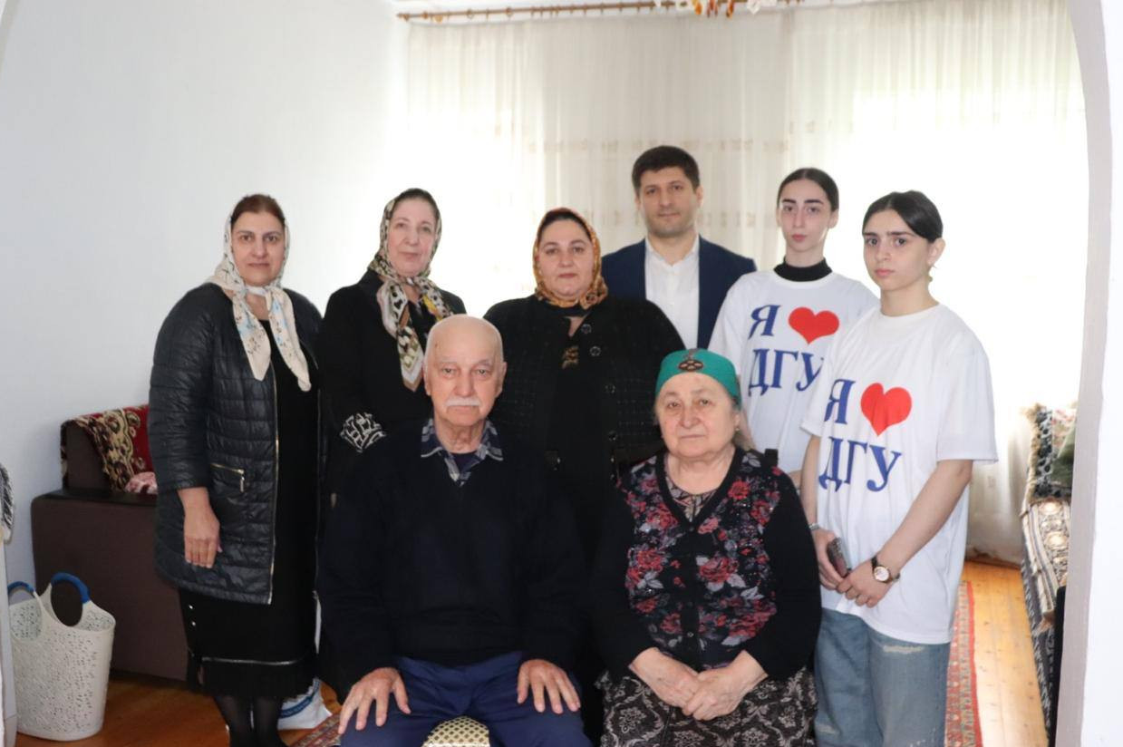 Благотворительная акция к Дню семьи совместно с волонтерами-студентами ДГУ