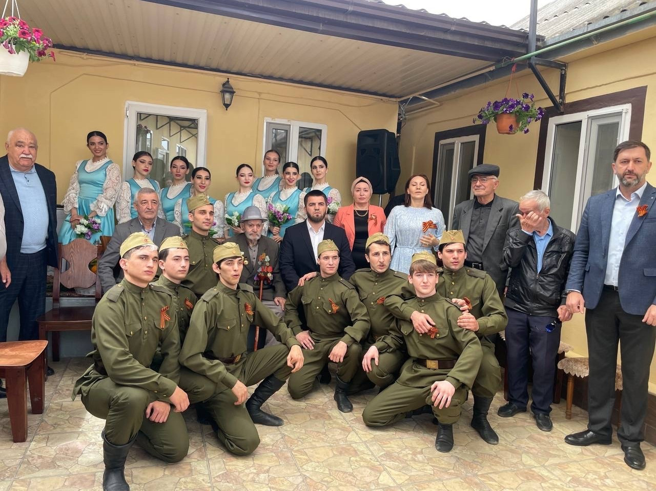 Парад у дома ветерана