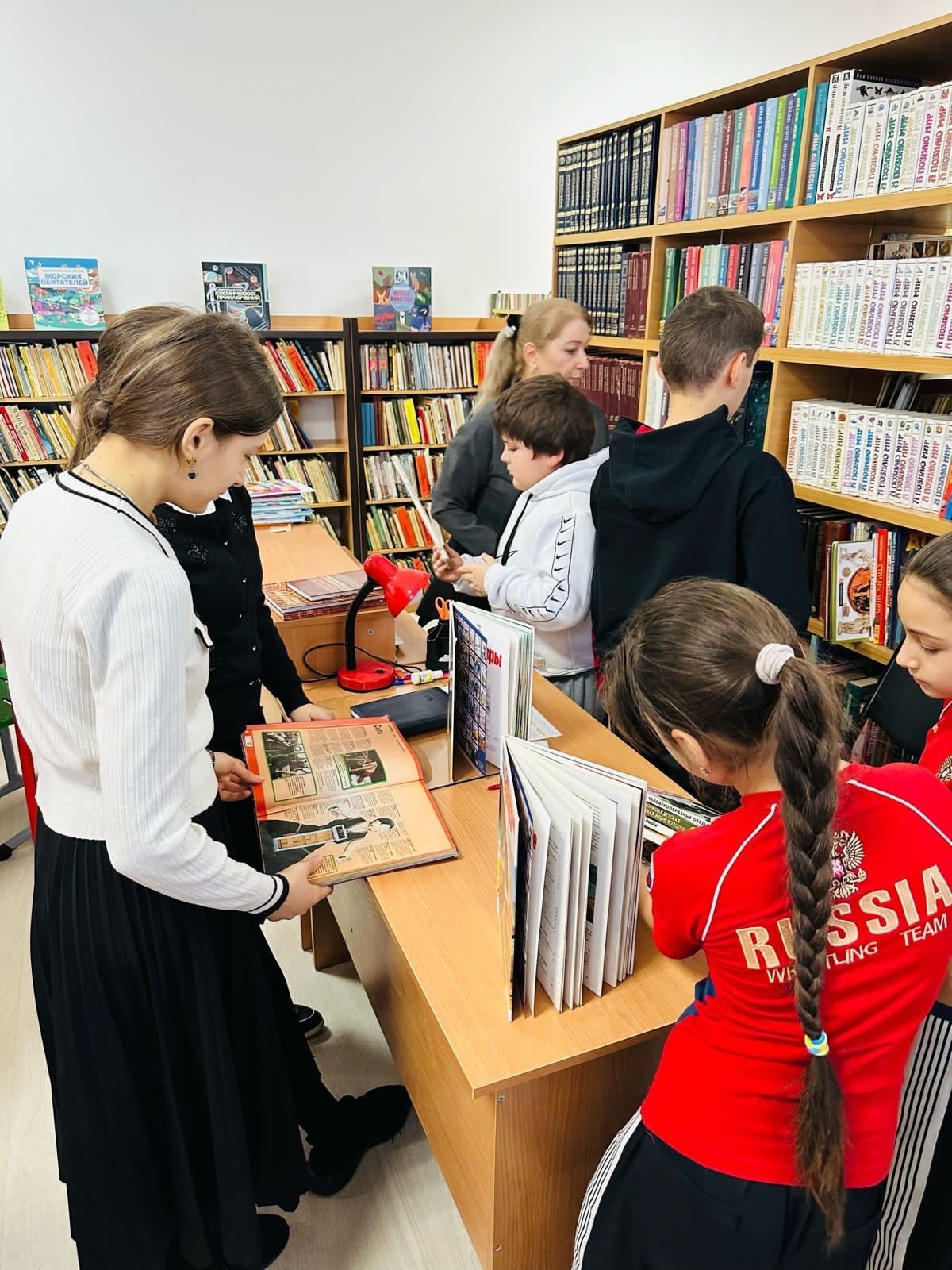 Экскурсия в библиотеку