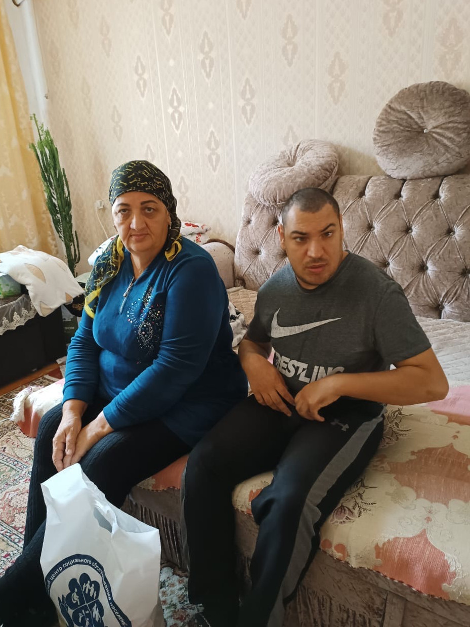 Адресная материальная помощь подопечным