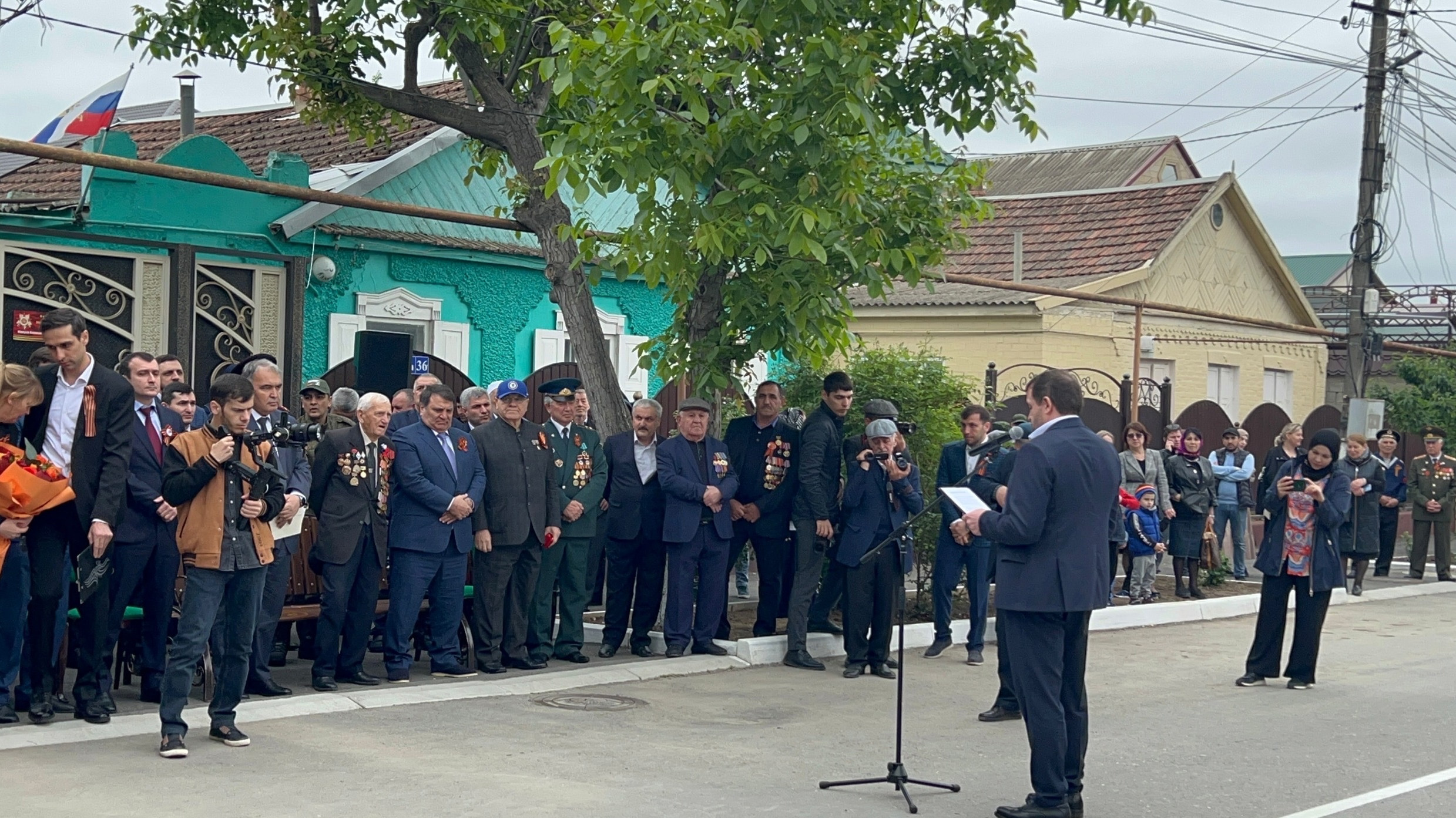 Парад у дома ветерана