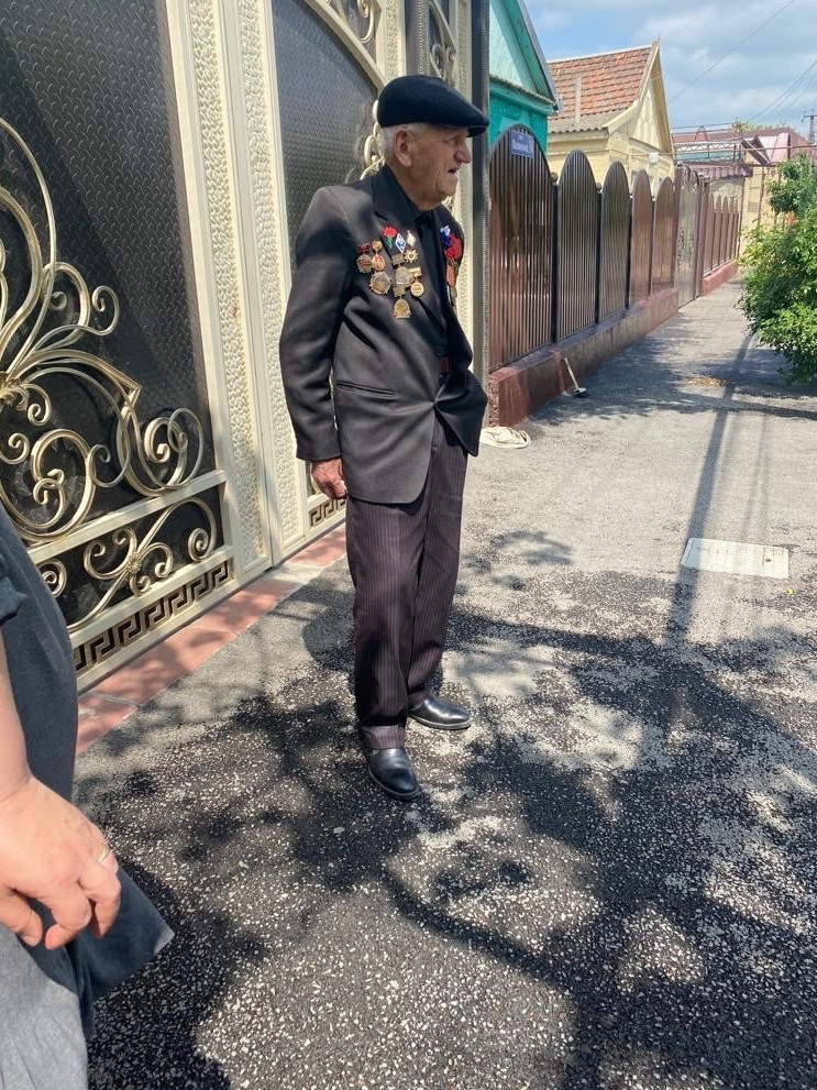 Подготовка к параду у ветерана ВОВ