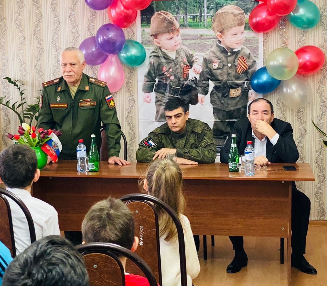 Круглый стол "День защитников Отечества"