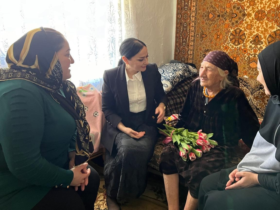 Поздравления со 100-летним юбилеем и Международным женским днём!