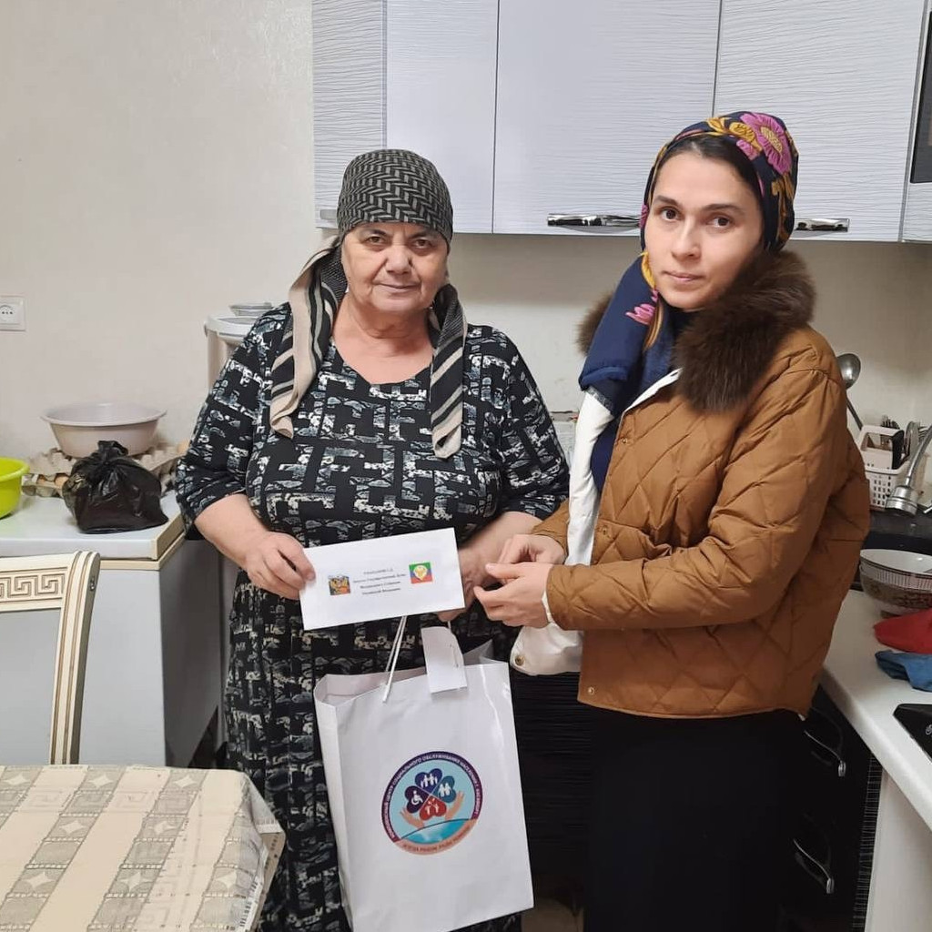 Адресная помощь ко Дню матери